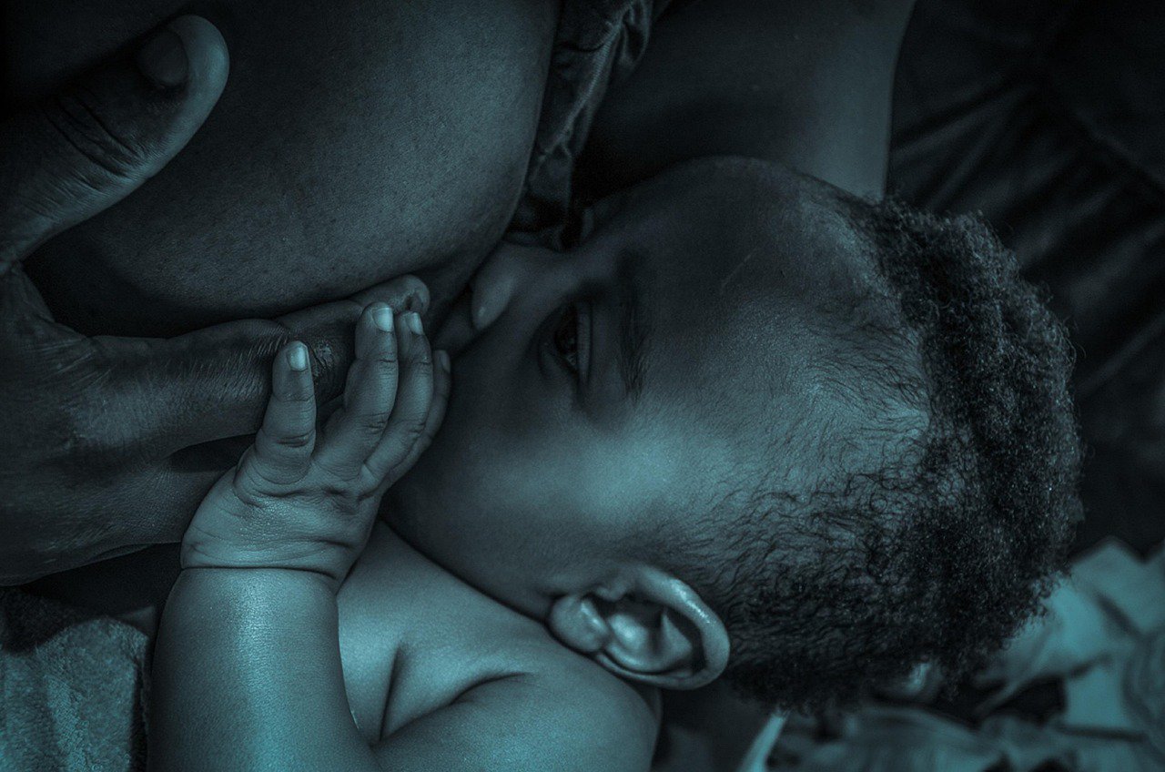 breastfeeding-827169_1280.jpg